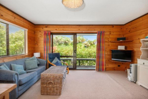 Lake Trip Cabin - Taupo Holiday Home